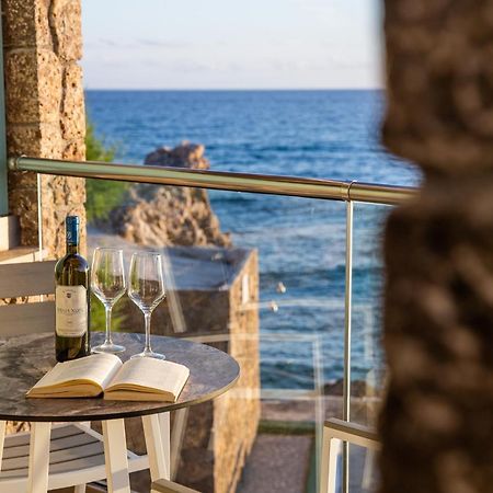 Black Rocks Family, Luxury Seafront Beach Maisonette Άγιος Γόρδιος Εξωτερικό φωτογραφία