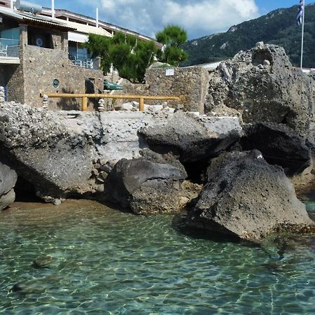 Black Rocks Family, Luxury Seafront Beach Maisonette Άγιος Γόρδιος Εξωτερικό φωτογραφία