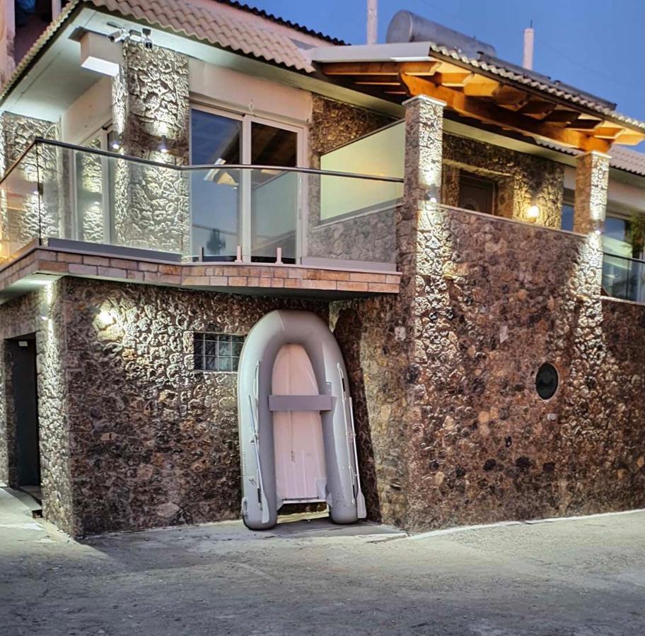 Black Rocks Family, Luxury Seafront Beach Maisonette Άγιος Γόρδιος Εξωτερικό φωτογραφία