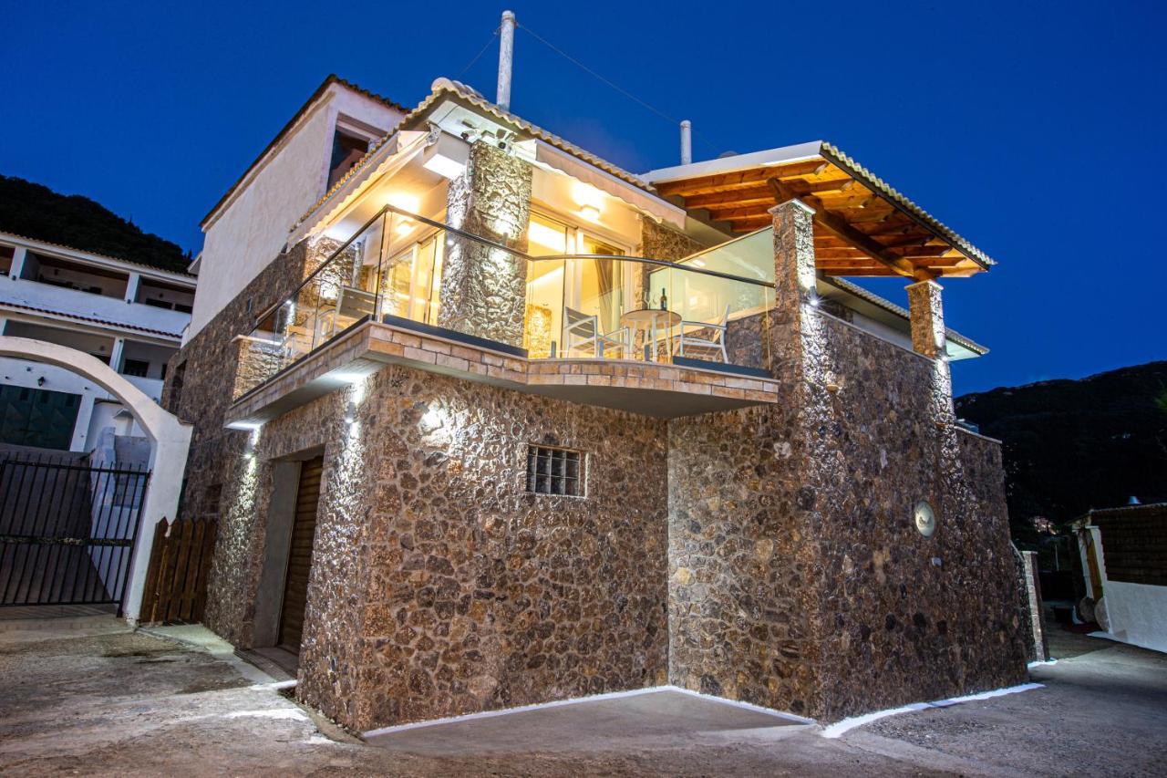 Black Rocks Family, Luxury Seafront Beach Maisonette Άγιος Γόρδιος Εξωτερικό φωτογραφία
