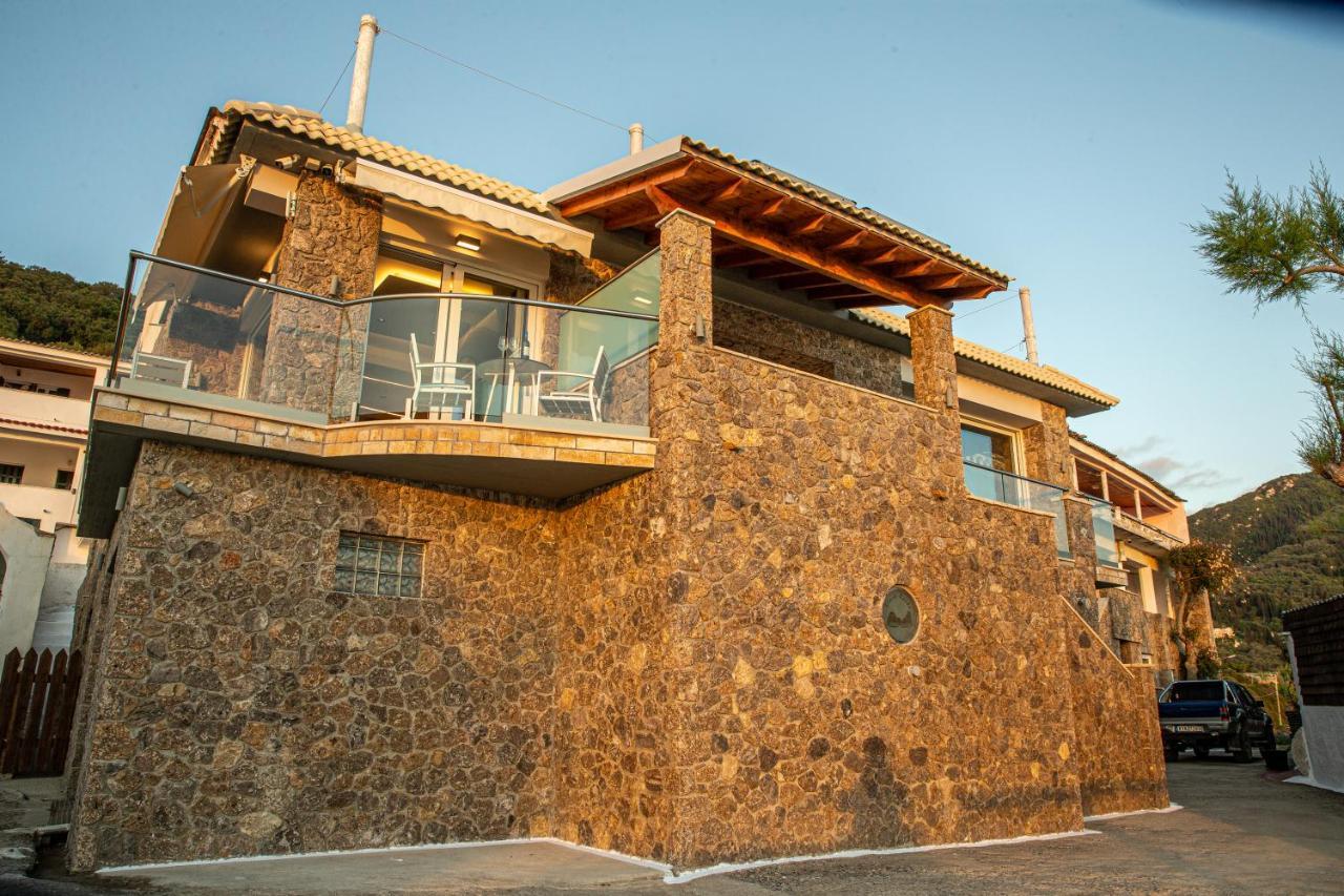 Black Rocks Family, Luxury Seafront Beach Maisonette Άγιος Γόρδιος Εξωτερικό φωτογραφία