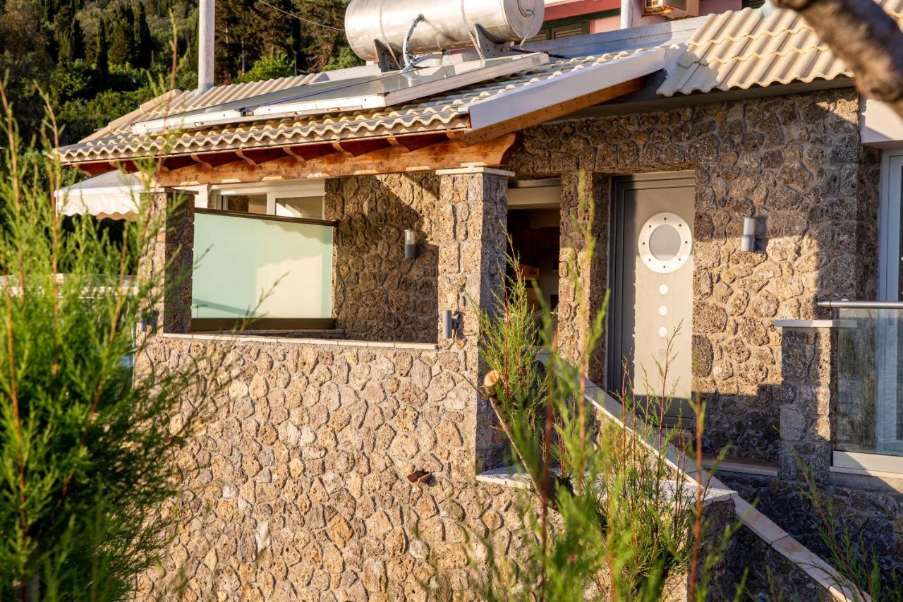 Black Rocks Family, Luxury Seafront Beach Maisonette Άγιος Γόρδιος Εξωτερικό φωτογραφία