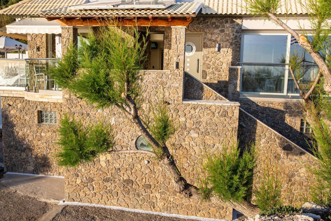 Black Rocks Family, Luxury Seafront Beach Maisonette Άγιος Γόρδιος Εξωτερικό φωτογραφία