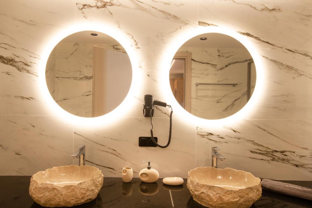 Black Rocks Family, Luxury Seafront Beach Maisonette Άγιος Γόρδιος Εξωτερικό φωτογραφία