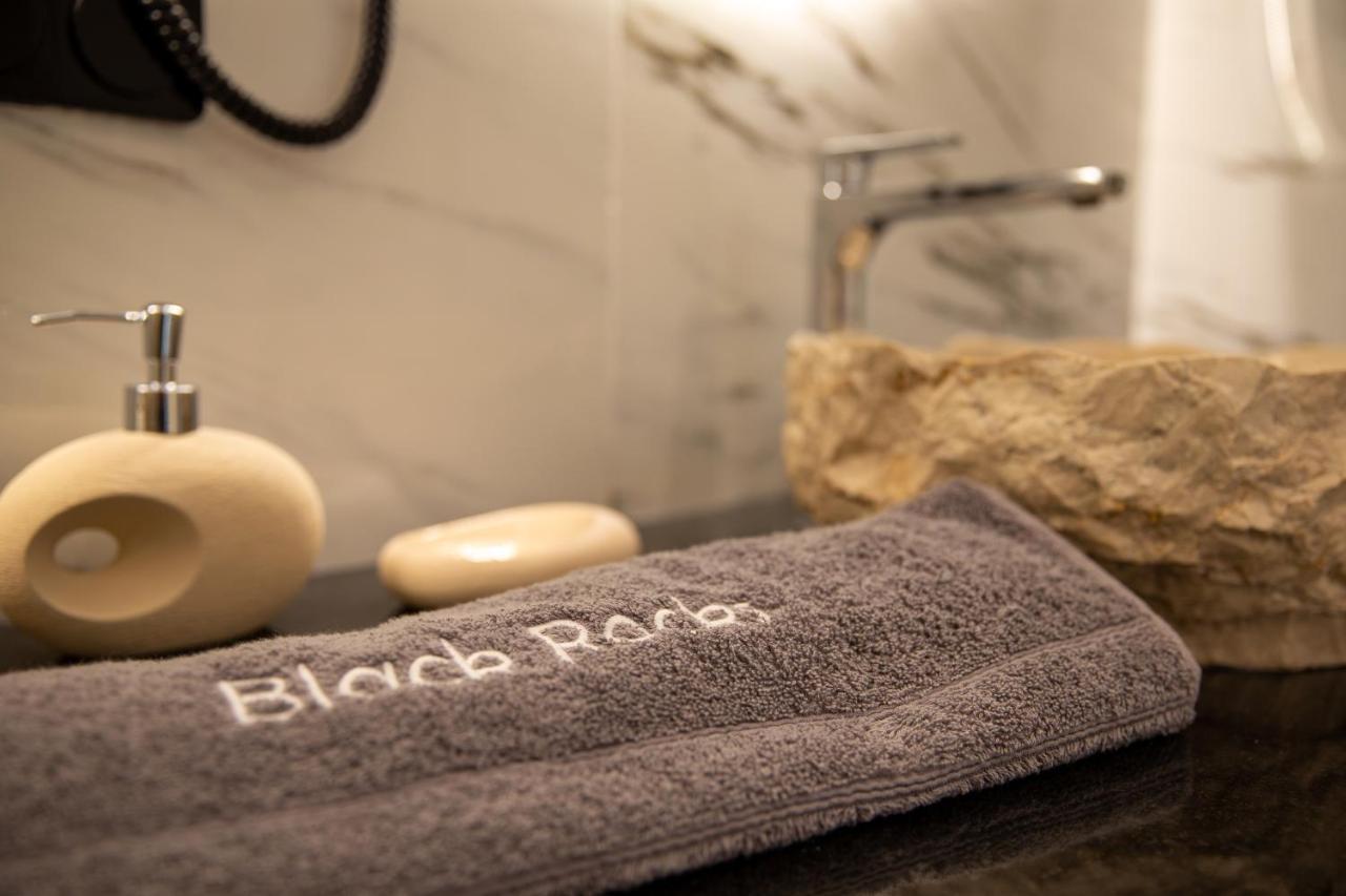 Black Rocks Family, Luxury Seafront Beach Maisonette Άγιος Γόρδιος Εξωτερικό φωτογραφία