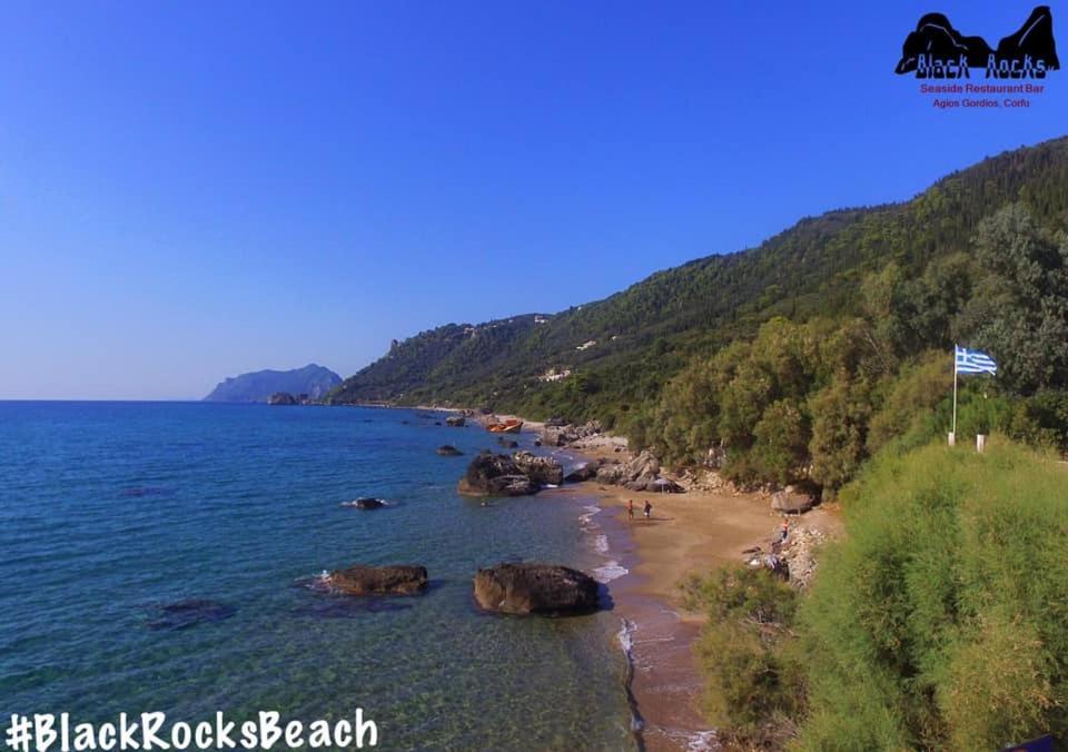 Black Rocks Family, Luxury Seafront Beach Maisonette Άγιος Γόρδιος Εξωτερικό φωτογραφία